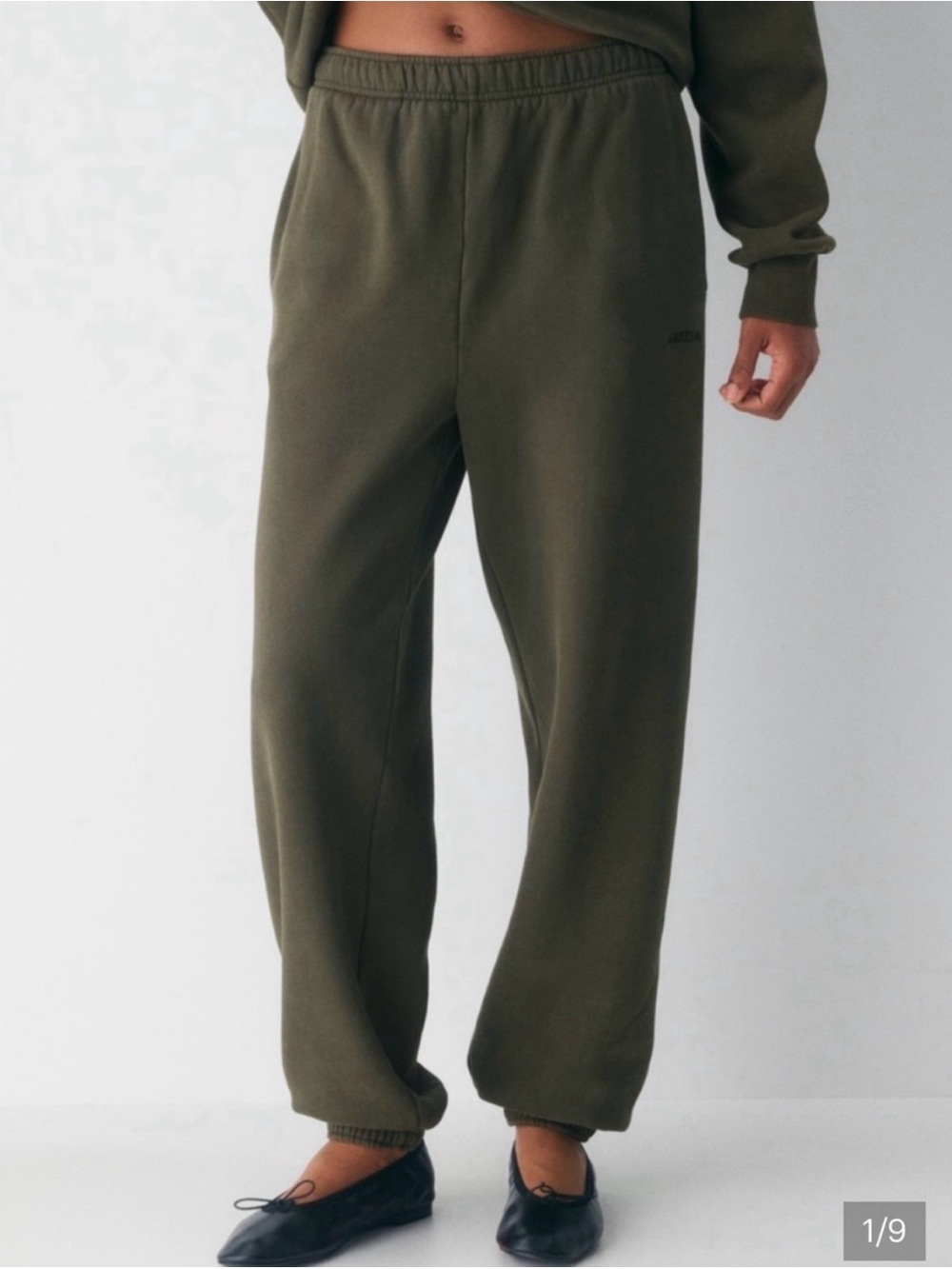 NWOT Aritzia Sweatfleece Joggers in Dark Olive XS